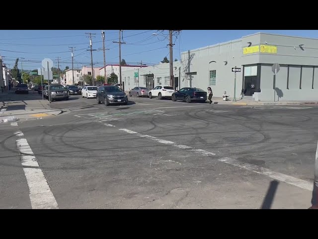 Stop signs replace traffic light at Oakland intersection after suspected repeated copper theft