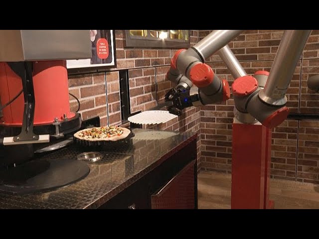 Pizza yapan robot Paris'te hizmete hazır