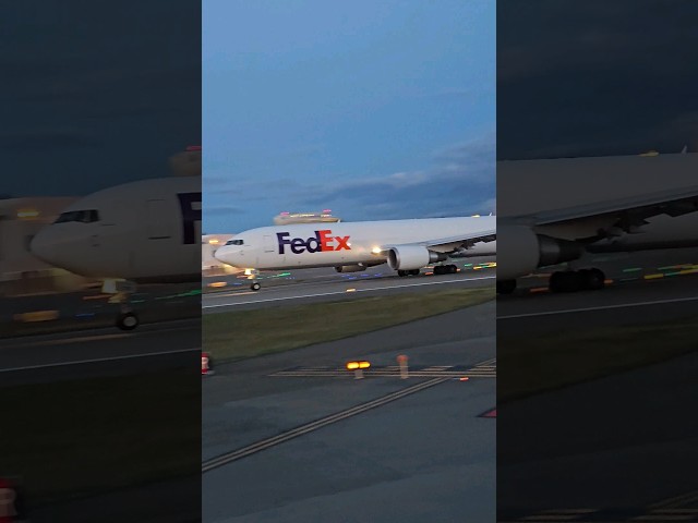 FEDEX BOEING 767 TAKING OFF!
