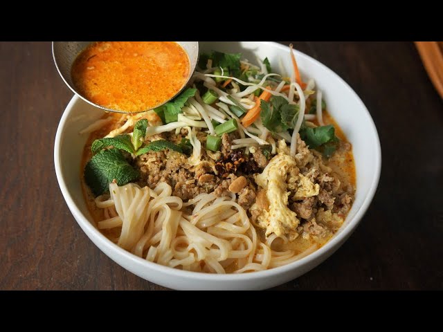 Rice Noodle Soup With Pork, Red Curry And Coconut Milk: Mi Kha Thi – Morgane Recipes