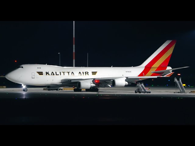 (4K) Night Plane Spotting | DE-icing / Kalitta Air 747 Diversion