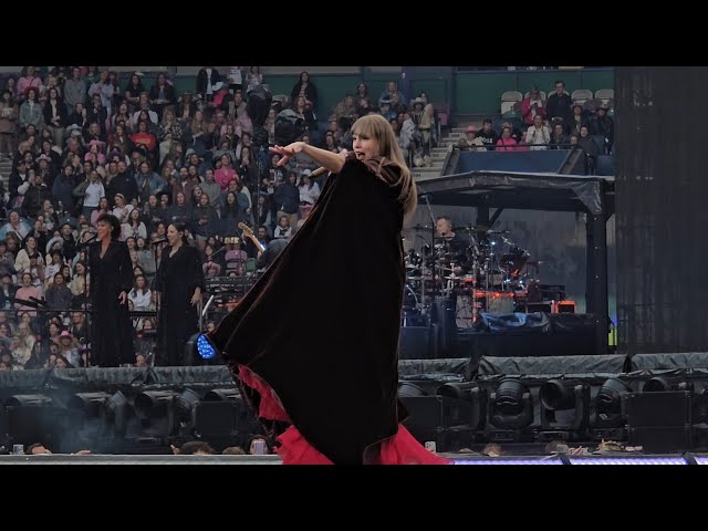 Taylor Swift - 'willow' Live ( The Eras Tour, Edinburgh, Night 2)