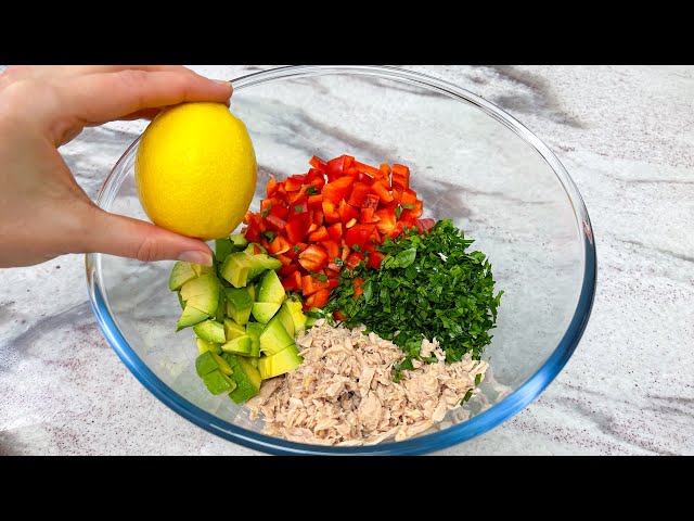 I spend only 3 minutes and a light tuna avocado salad for breakfast is ready!