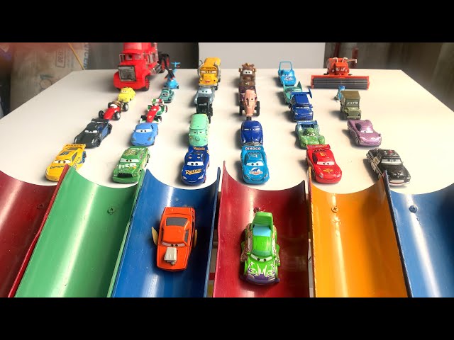 Fantastic minicar falling into the water & a convoys disney cars! Play in the garden