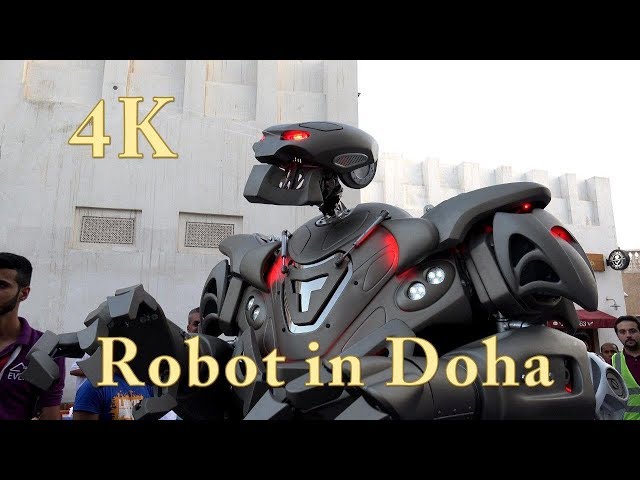 Robot - Titan The Robot in Doha, Katar in 4K Ultra HD (3/6)