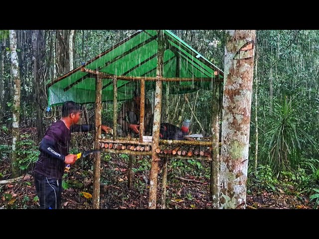 Membuat Shelter di tengah hutan di guyur hujan deras dari siang sampai malam