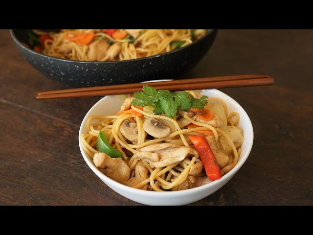 Quarantine Recipe - Chinese Style Stir-Fry Chicken Spaghetti - Morgane Recipes