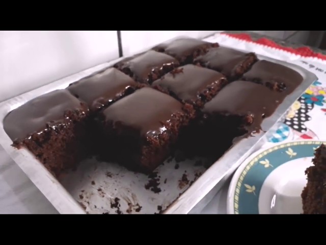 CHOCOLATE CAKE EASY TO MAKE AND STAYS DIVINE!