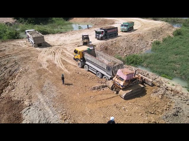 Nice Operator Bulldozer And Dump Trucks 25t Mighty Power Filling Land Dam , Machine Kh