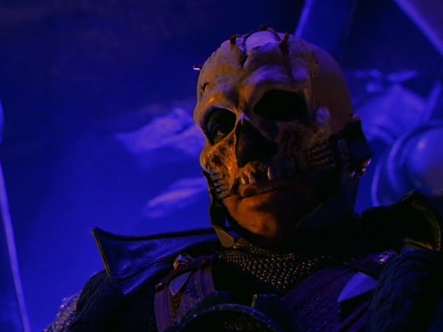 Sub-Zero e Scorpion são apresentados | Mortal Kombat A Conquista (1998)