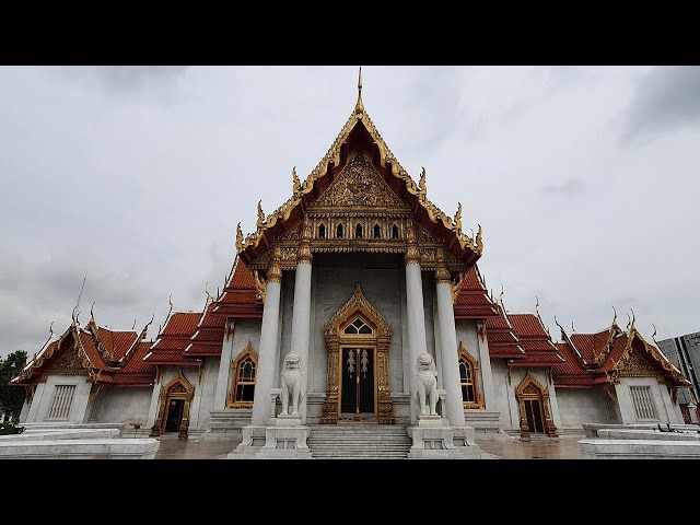 [4K] Beautiful White Marble Temple in Bangkok | Walk around Wat Benchamabophit