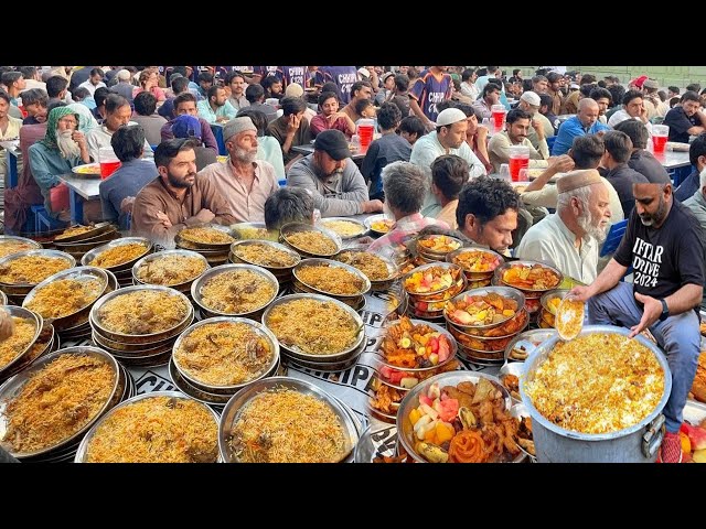 Free Food In Ramadan Iftar Time | RAMADAN 2024 BIGGEST FREE IFTAR | 1000 + People Iftar on Road