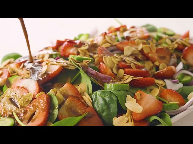 How to Make Strawberry Spinach Salad