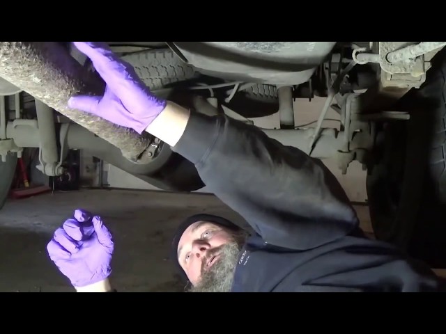 Video Extra : rear pinion seal leak repair Chevy 2500 HD