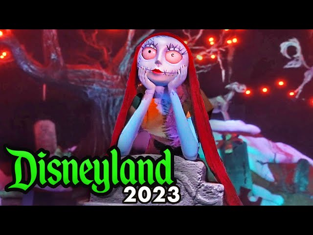 Haunted Mansion Holiday 2023 - Disneyland Nightmare Before Christmas Ride [4K60 POV]