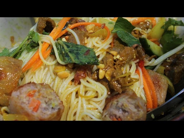 How to make Bo Bun: Vietnamese Beef Noodles Salade - Morgane Recipes