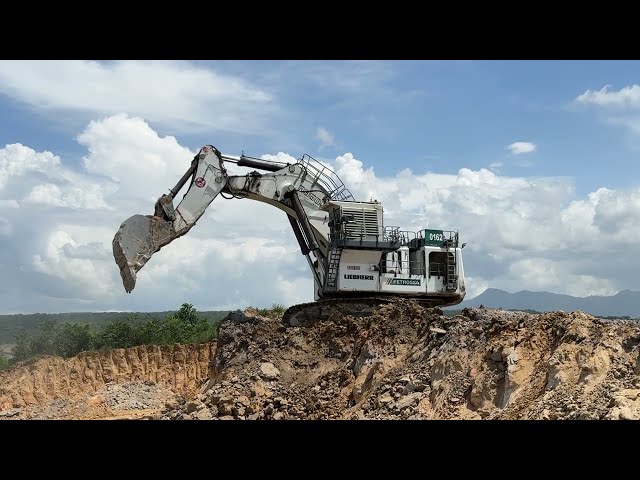 Liebherr Excavator R9350 Loading Cat 777d ~ Miningmovies