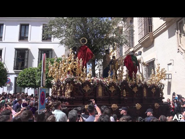 Salida del misterio de la Redención 2023 | Semana Santa de Sevilla