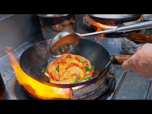 Art of Wok Skills！Cooking with Extreme Powerful Fire, Taiwan Stir Fry / 晚上不要看！海鮮熱炒, 大民生平價海鮮