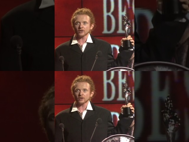 At the 1993 BRIT Awards, Simply Red took home the award for Best British Group 🏆 #SimplyRed