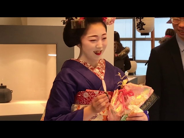 宮川町舞妓（Maiko）とし七菜さんの笑顔が素晴らしい 2019
