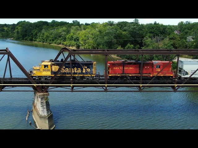 Cruising on 100 year old track ND&W Railroad PREX 2026 PREX 105 train on truss bridge Santa Fe GP20