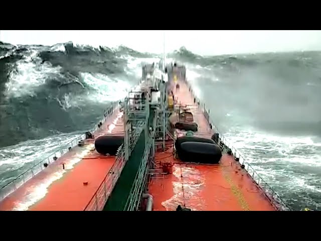 Ships CAUGHT in MASSIVE Storms