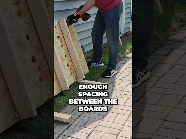 Best Tips and Tools to Break Apart Wood Pallets and Dismantle them (EASY!)