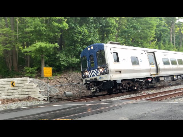 Metro-North Railroad Harlem Line: PM Rush Hour @ Valhalla 05/08/24 ft horns and the Yankee Clipper!