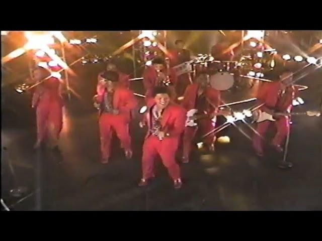 Bruno Mars - Treasure (Official Music Video)