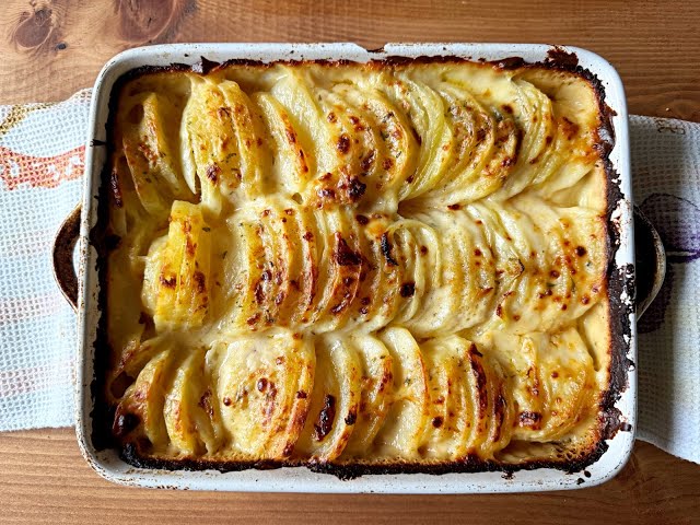Cheesy Scalloped Potatoes | A simple and delicious side dish