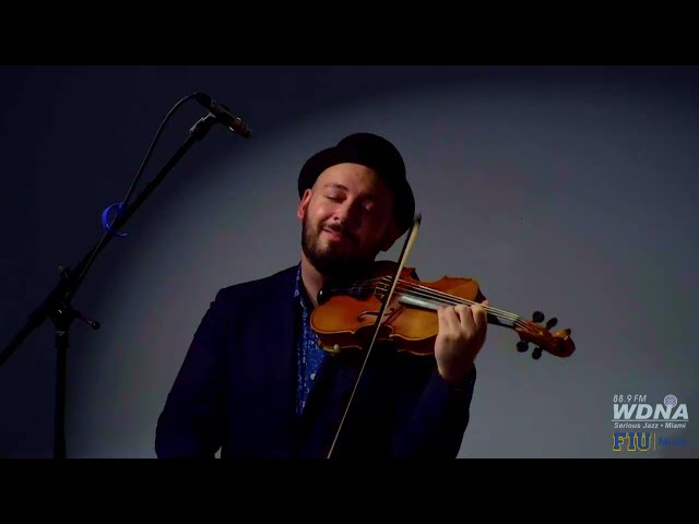 La Vie en Rose - 5 String Swing Trio