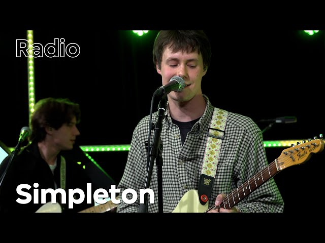 Simpleton - ‘Sleeping’ & ‘A Cure for My Feels’ Live @ 3FM VoorAan