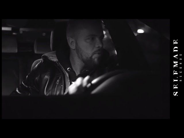 KOLLEGAH - Pitbulls & AKs (prod. von Reaf) (Official HD Video)