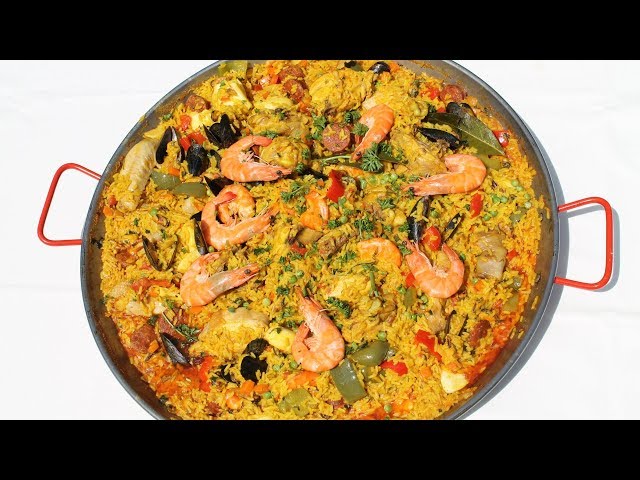 How to make Paella: Delicious Spanish Rice with Seafood - Morgane Recipes
