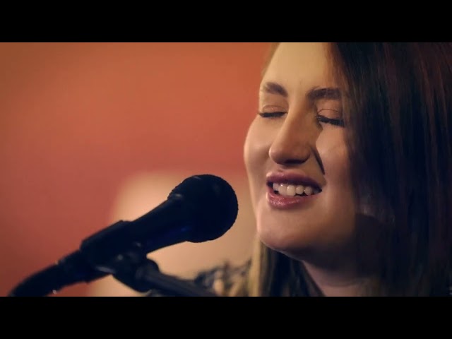 Rosa Linn - "SNAP" - (Offical Acoustic Video)