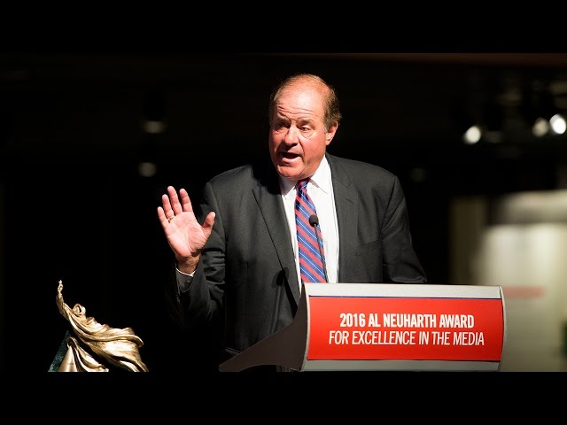 ESPN Broadcaster Chris Berman Accepts the 2016 Al Neuharth Award for Excellence in the Media