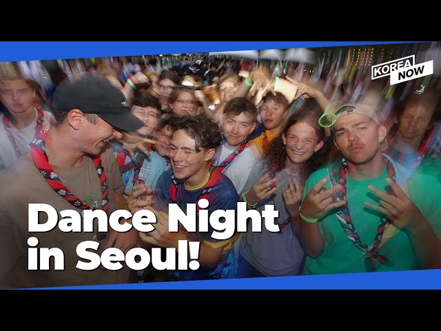 Jamboree participants enjoy their night out in Seoul!