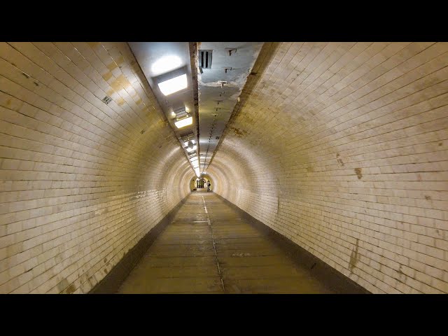 London Walk in Greenwich - Cutty Sark to Trafalgar Tavern incl. Greenwich Foot Tunnel