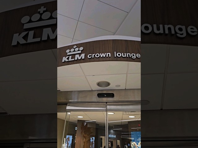 KLM Crown Lounge at IAH Terminal D #loungehopping