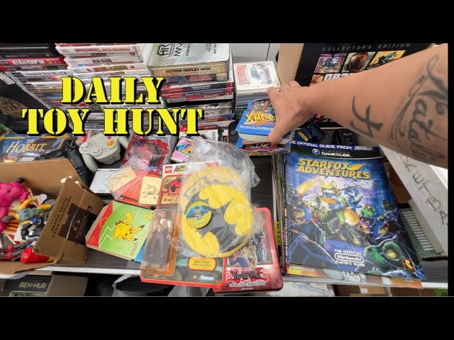 Insane Swap meet finds- vintage toys , comic books and more (Daily Toy Hunt)