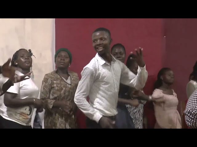 Koona Dance!! Ewa Yesu Teli Stress || Pastor Miriam Warugaba