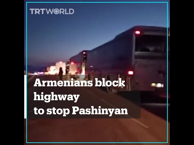 Armenians block PM’s entrance into border town of Syunik