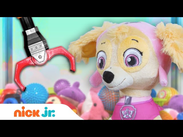 Claw Machine Surprise! #15 w/ PAW Patrol, Blaze and the Monster Machines & Mystery Bag! | Nick Jr.