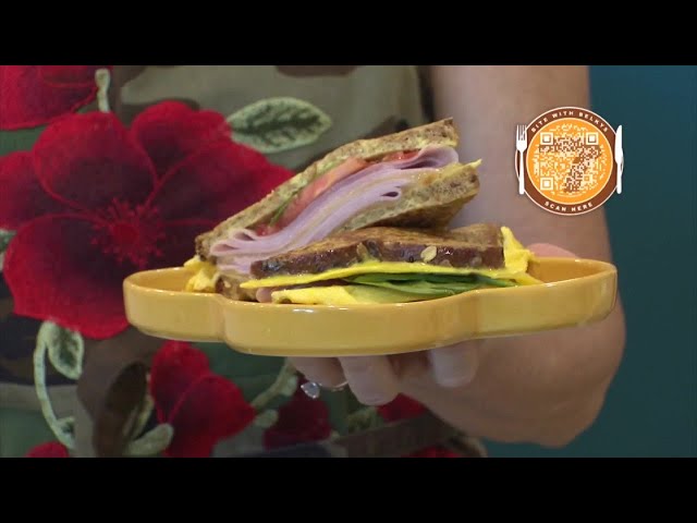Easy Breakfast Sandwich / Belkys