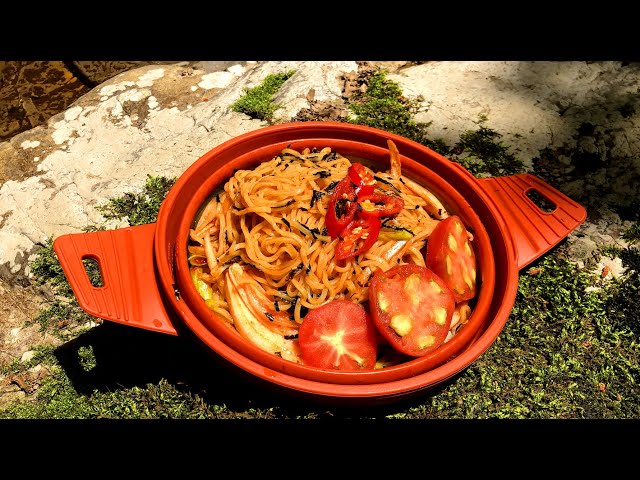 A Walk In The Woods : SOTO G-Stove(ST-320) & SEATOSUMMIT X-pot, Spicy Noodles