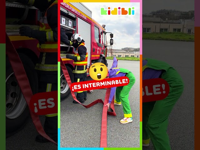 No olvides guardar tus juguetes después de jugar, ¡igual que los bomberos! 🚒 | Kidibli #shorts