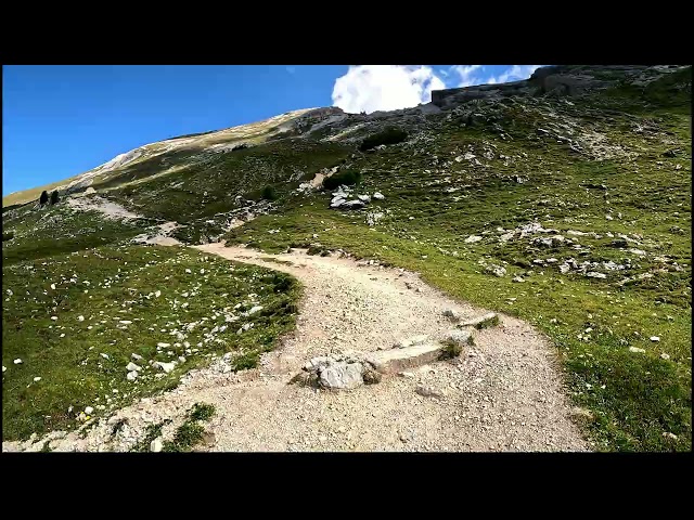 30 minute Treadmill exercise Mountain uphill hiking Italy Dolomites Ultra HD