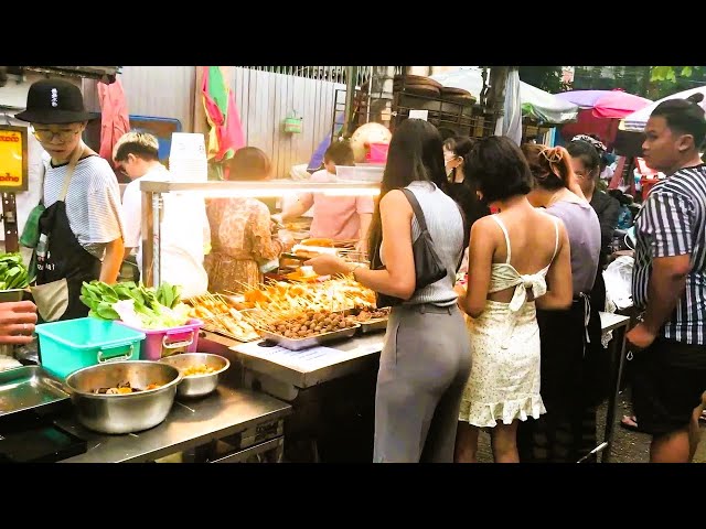 🇲🇲 Myanmar People Enjoying Vibrant Street Food Culture in Yangon
