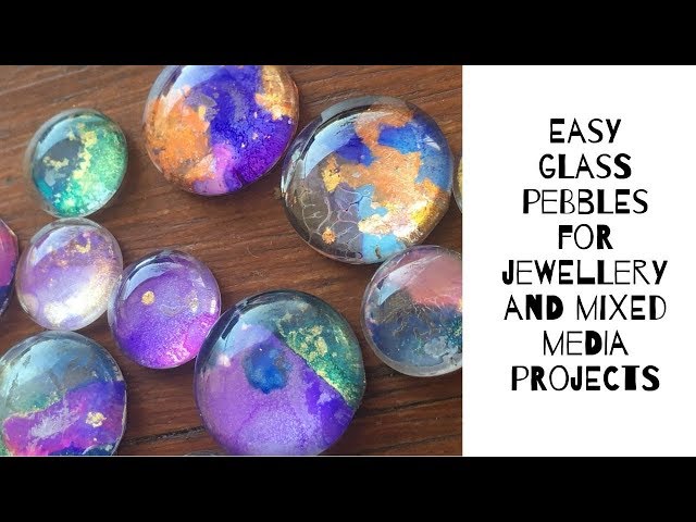 DIY cabochons with golden effects